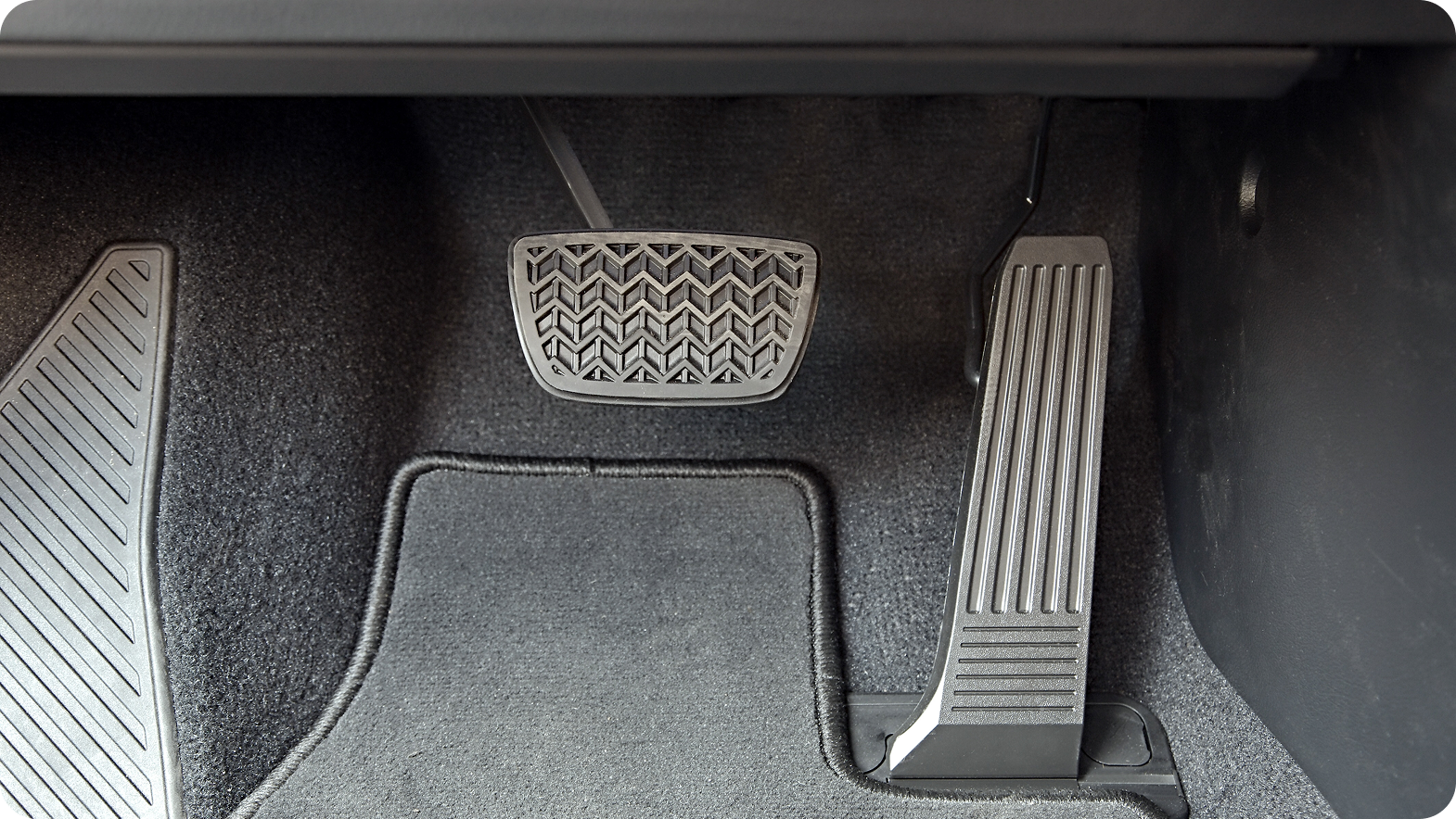 pedały w samochodzie - automat